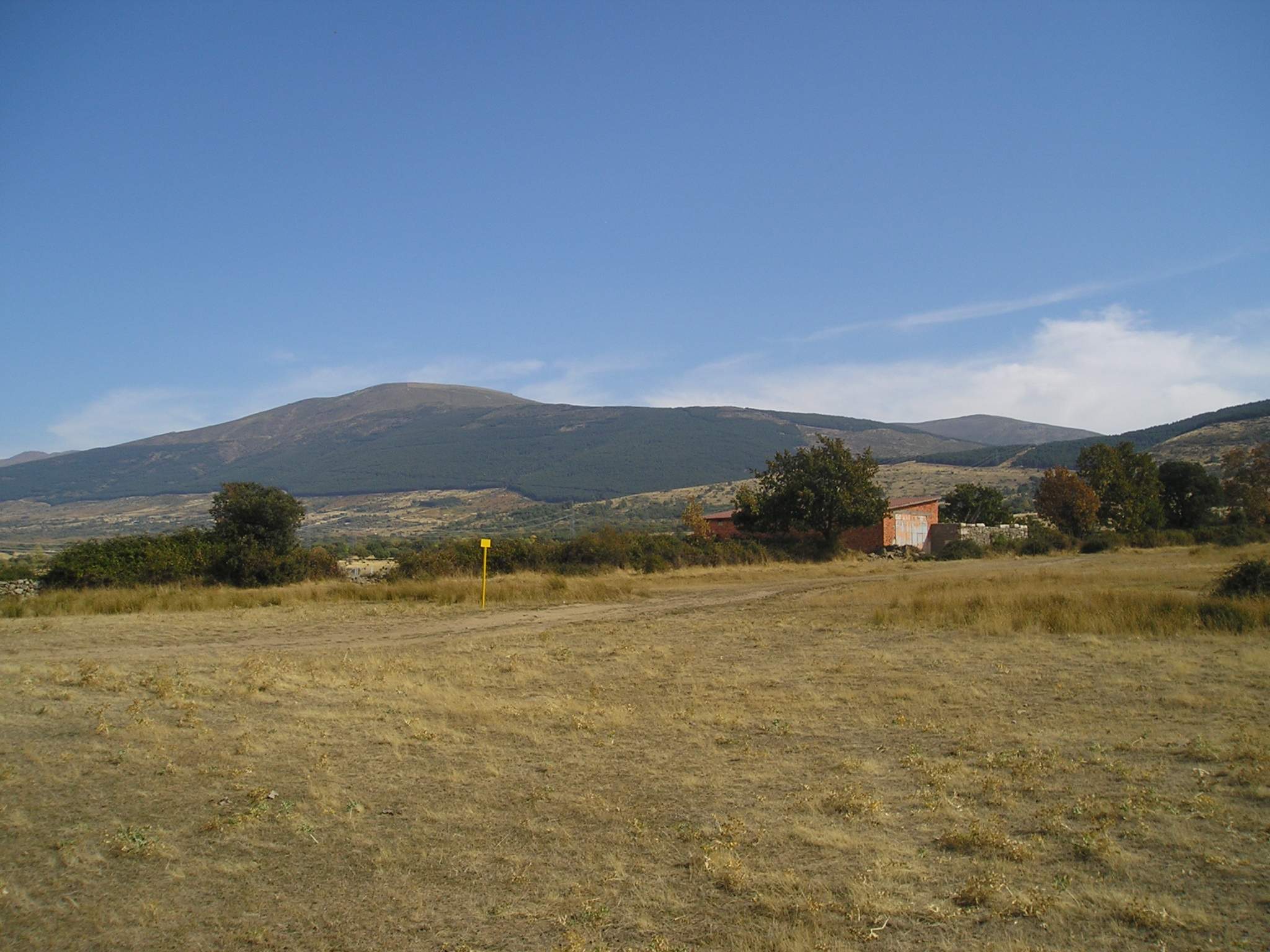 Vistas del pico Cebollera y del area de la estacion de La Pinilla